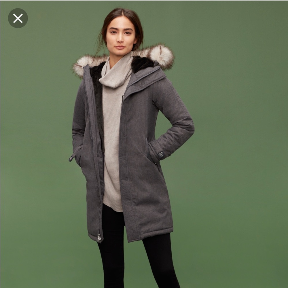 Aritzia TNA Avioraz Coat